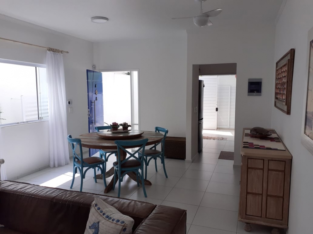 VENDO CASA COM 02 SUITES NO BA